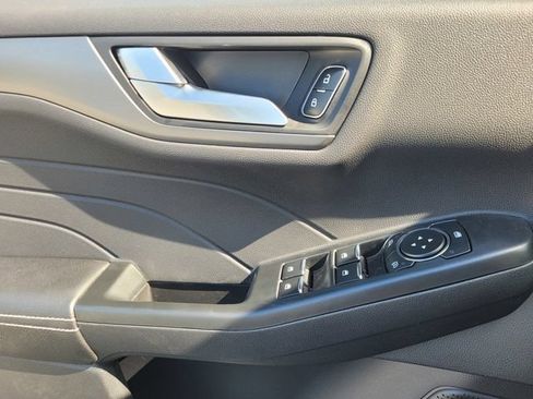 New 2025 Ford Escape SE FWD image 15