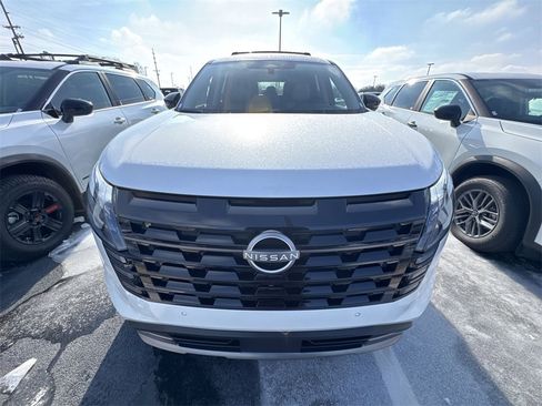 New 2026 Nissan Pathfinder SL image 19