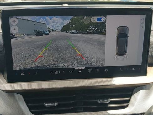 Used 2025 Ford Explorer Active RWD image 19