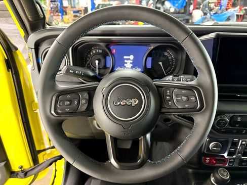 Used 2024 Jeep Wrangler Unlimited Rubicon 4xe image 22