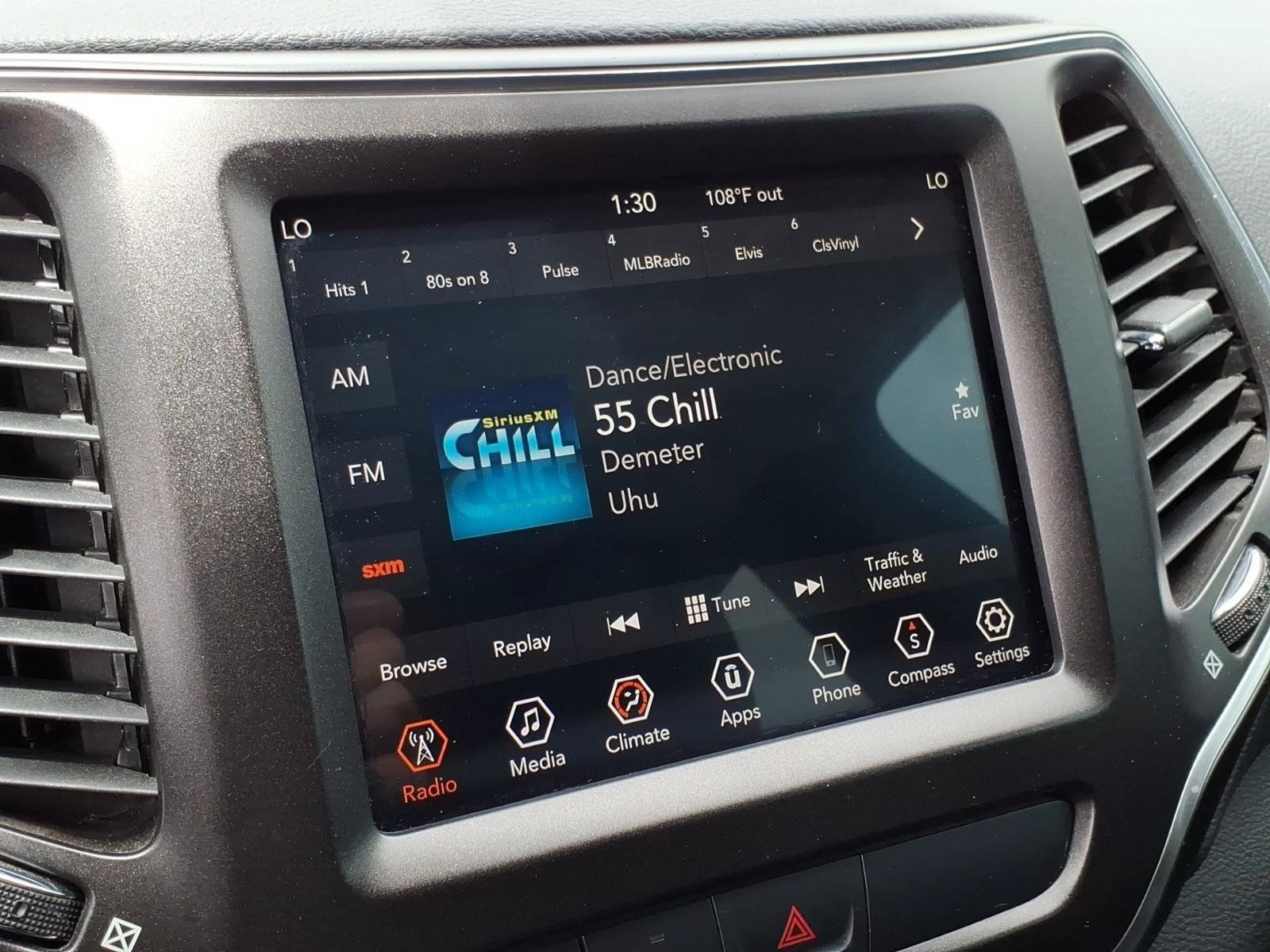 Used 2019 Jeep Cherokee Trailhawk w/ Comfort/Convenience Group AWD/4WD image 26