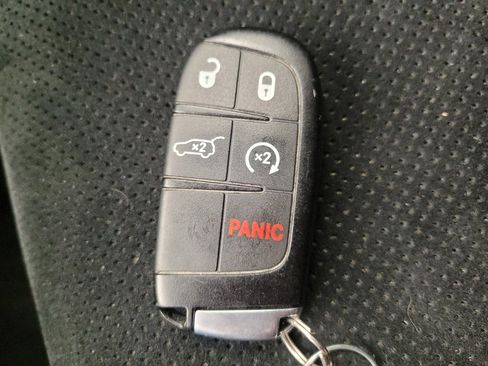 Used 2018 Jeep Grand Cherokee Altitude AWD/4WD image 32