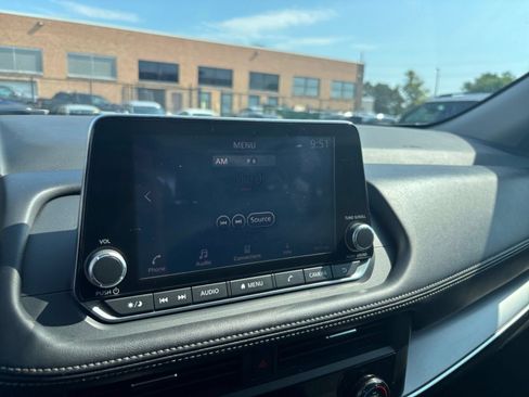 Used 2024 Nissan Rogue SV FWD image 20