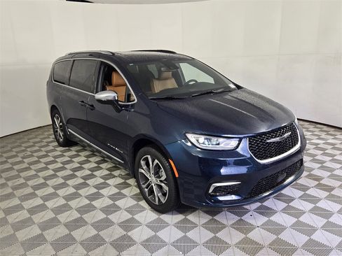 New 2025 Chrysler Pacifica Pinnacle w/ Trailer Tow Group image 2