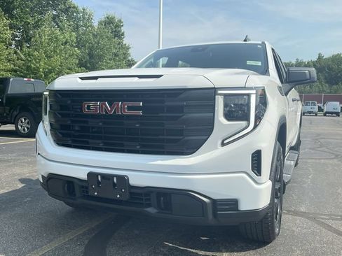 Used 2024 GMC Sierra 1500 Pro w/ Graphite Edition AWD/4WD image 29