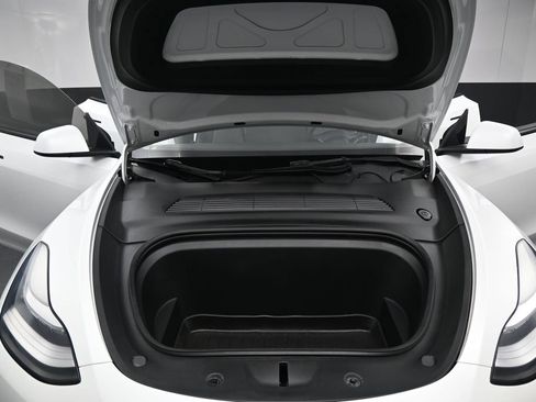 Used 2021 Tesla Model Y Long Range AWD/4WD image 35