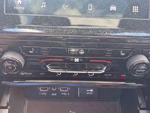 Used 2023 Jeep Grand Cherokee Laredo w/ Luxury Tech Group I AWD/4WD image 29
