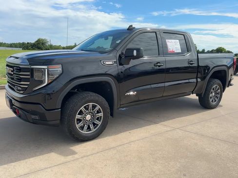 Used 2024 GMC Sierra 1500 AT4 w/ AT4 Preferred Package AWD/4WD image 5
