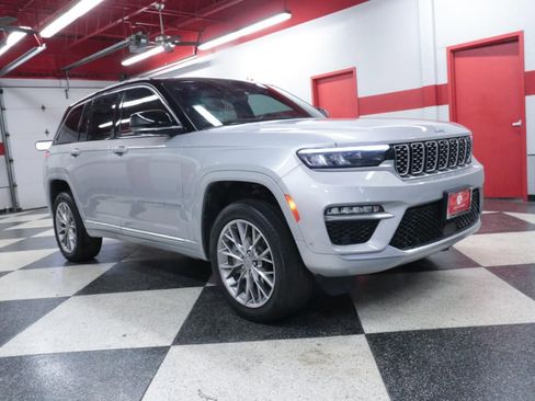 Used 2022 Jeep Grand Cherokee Summit w/ Advanced Protech Group IV image 2