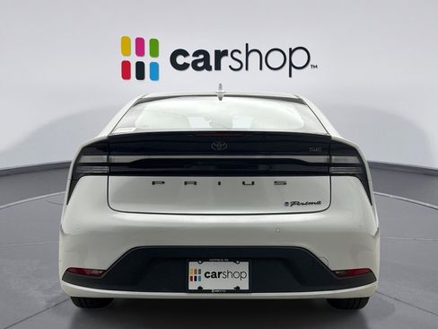 Used 2024 Toyota Prius Prime SE image 4