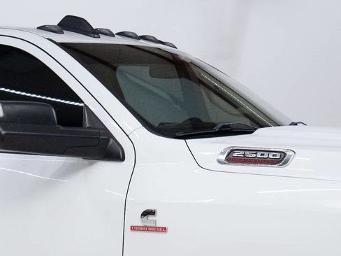 Used 2019 RAM 2500 Tradesman w/ Chrome Appearance Group AWD/4WD image 12