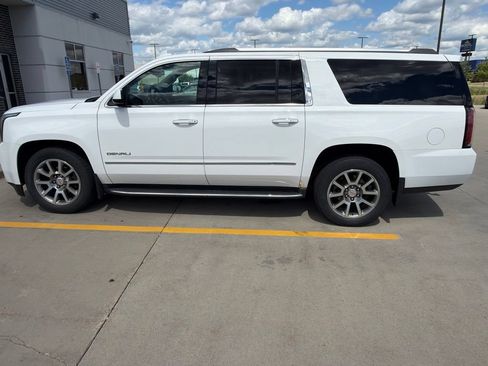 Used 2015 GMC Yukon XL Denali AWD/4WD image 8