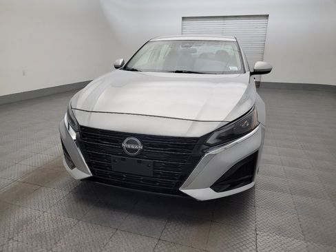 Used 2023 Nissan Altima 2.5 SV FWD image 15