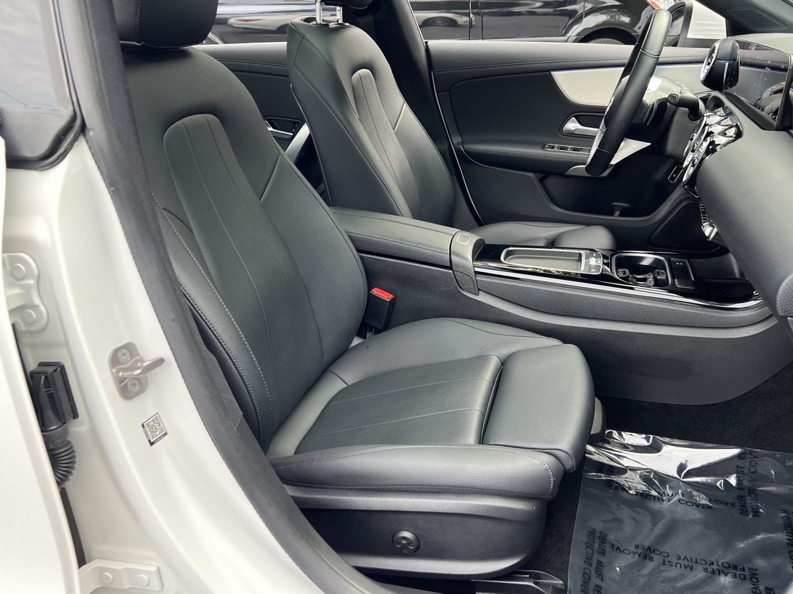Used 2025 Mercedes-Benz CLA 250 4MATIC image 32