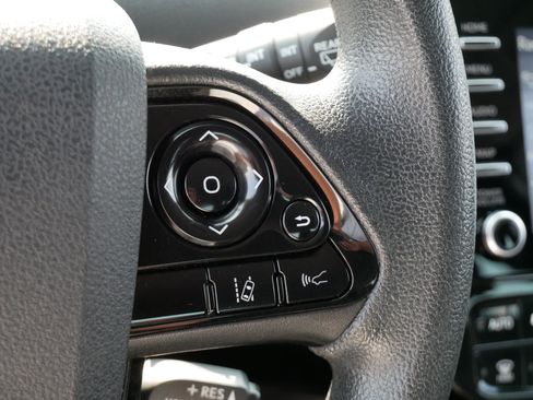 Used 2021 Toyota Prius LE FWD image 25
