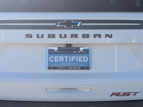 Used 2022 Chevrolet Suburban RST w/ Luxury Package image 14