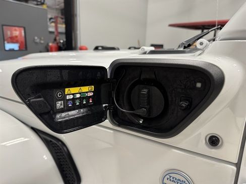 Used 2023 Jeep Wrangler Unlimited Sahara w/ Cold Weather Group AWD/4WD image 26