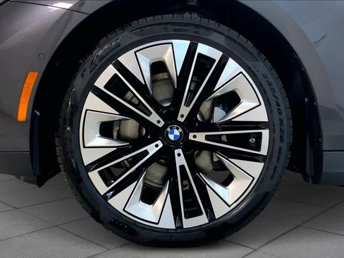 New 2026 BMW 530i xDrive w/ Premium Package AWD/4WD image 11