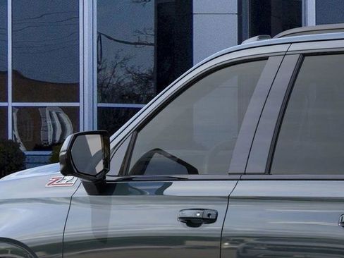 New 2026 Chevrolet Suburban Z71 w/ Comfort Package image 12