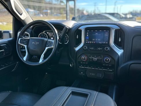 Used 2022 Chevrolet Silverado 3500 LTZ w/ LTZ Plus Package image 21