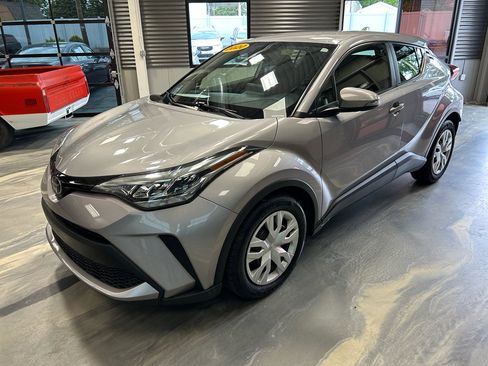 Used 2020 Toyota C-HR LE FWD image 33