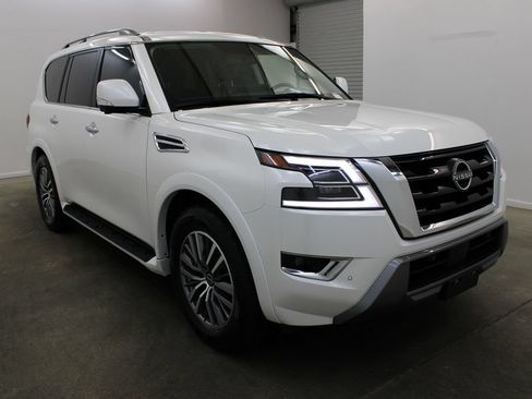 Used 2023 Nissan Armada SL RWD image 6