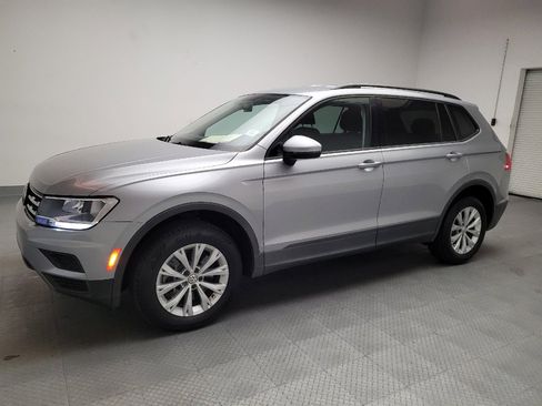 Used 2020 Volkswagen Tiguan S image 2