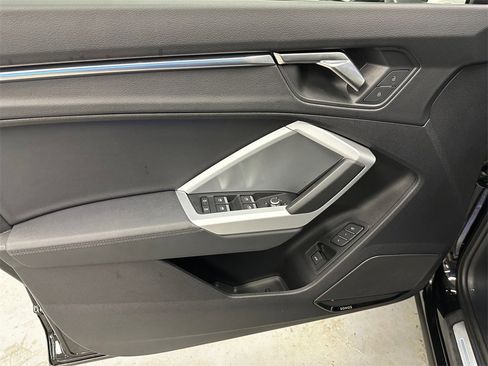 Used 2024 Audi Q3 2.0T Premium Plus image 17