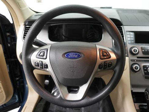Used 2018 Ford Taurus SE image 14