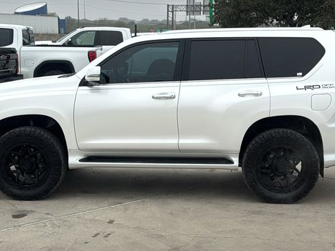 Used 2023 Lexus GX 460 Premium image 8