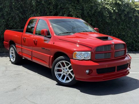 Used 2005 Dodge Ram 1500 Truck 2WD Quad Cab image 2