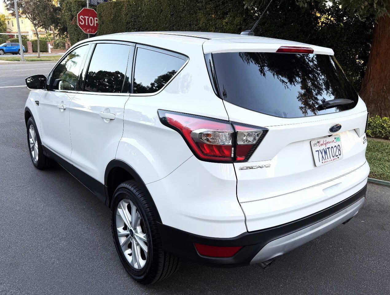 Used 2017 Ford Escape SE AWD/4WD image 4