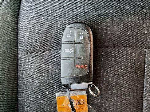 Used 2015 Chrysler 200 Limited image 26