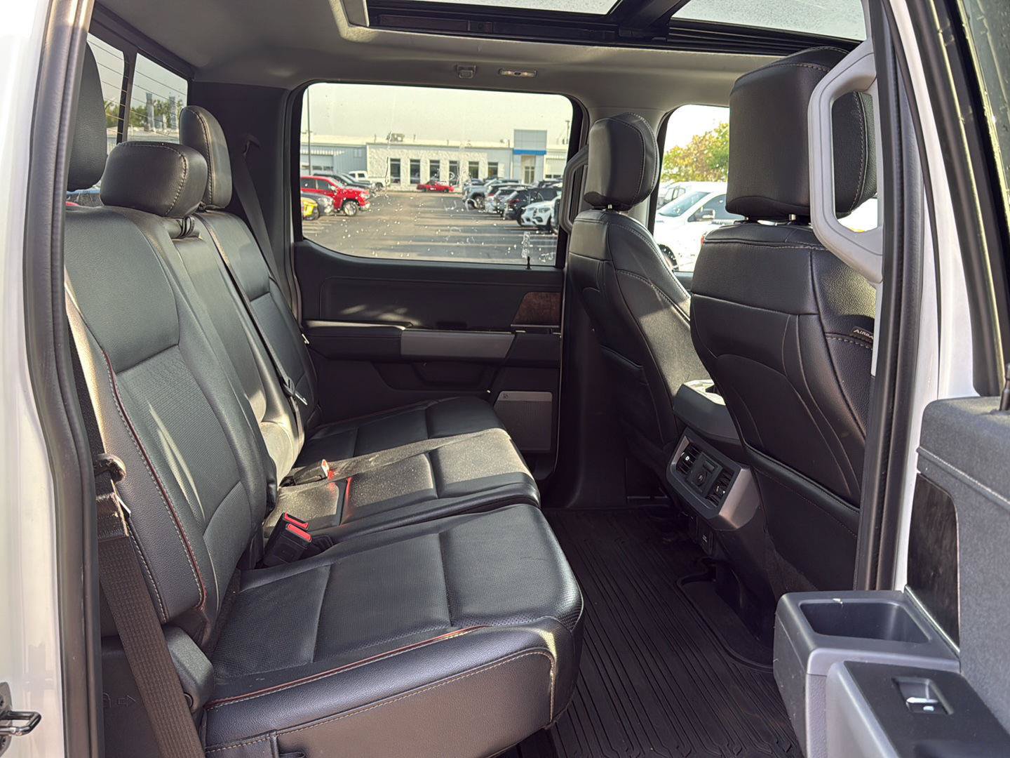 Used 2024 Ford F250 Lariat w/ Lariat Ultimate Package AWD/4WD image 11