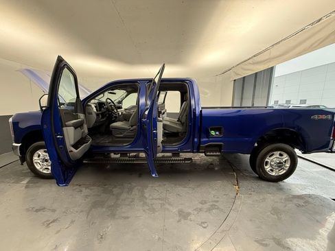 New 2026 Ford F250 XLT w/ XLT Premium Package AWD/4WD image 18