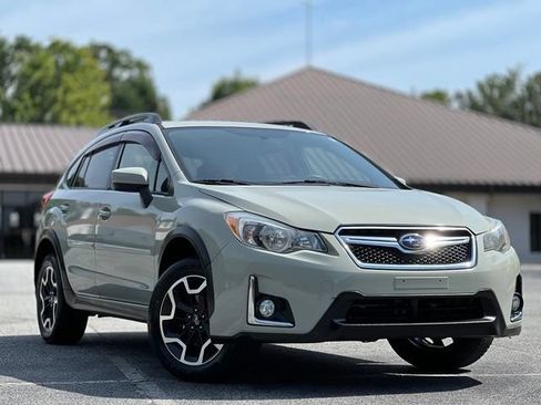 Used 2016 Subaru Crosstrek 2.0i Premium w/ Moonroof Package AWD/4WD image 3
