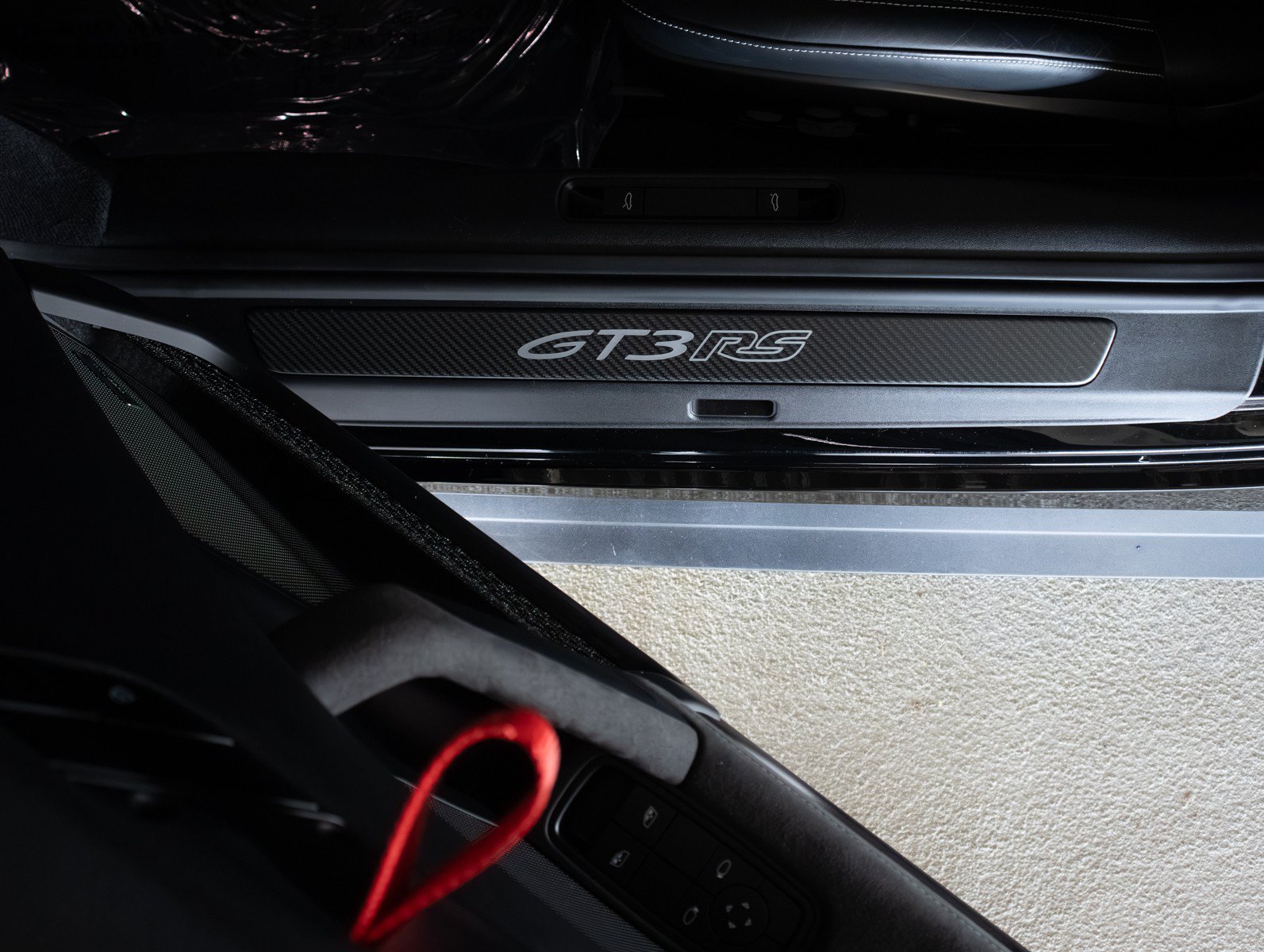 Certified 2024 Porsche 911 GT3 RS RWD image 37