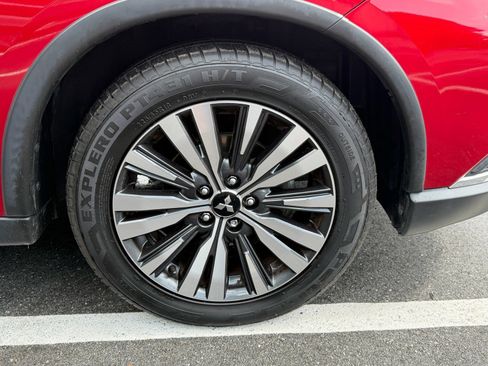 Used 2020 Mitsubishi Outlander SE FWD image 9