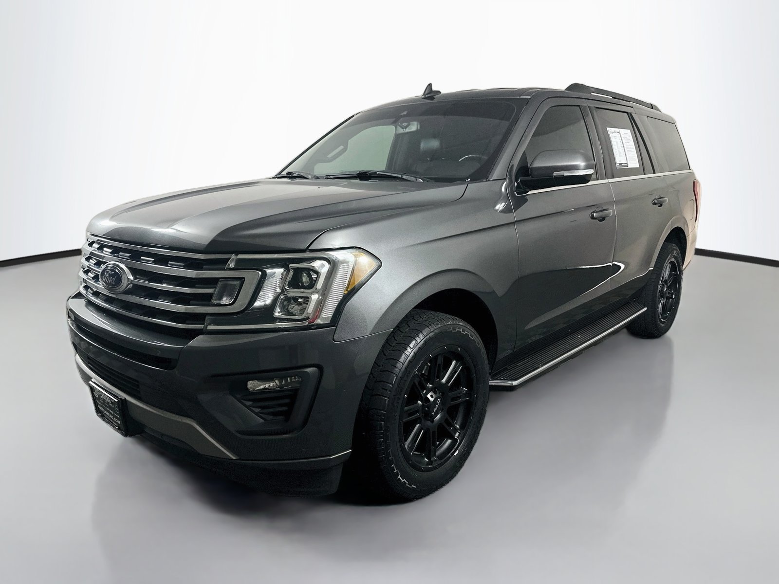 Used 2020 Ford Expedition XLT w/ Equipment Group 202A RWD image 3