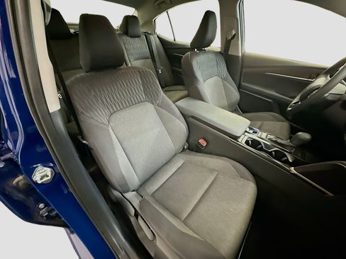 Used 2025 Toyota Camry LE image 32