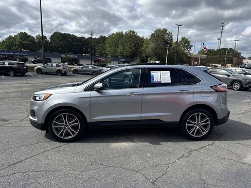 Used 2021 Ford Edge Titanium image 4