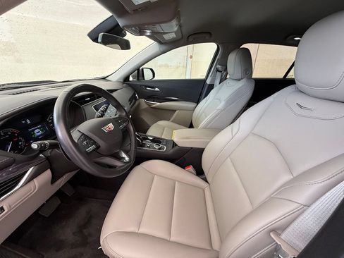 Used 2023 Cadillac XT4 Luxury w/ Driver Awareness Package FWD image 15