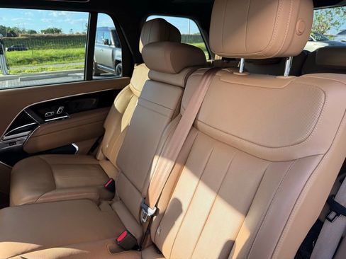 New 2025 Land Rover Range Rover Long Wheelbase SE image 7
