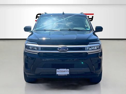 Used 2024 Ford Expedition XLT AWD/4WD image 2