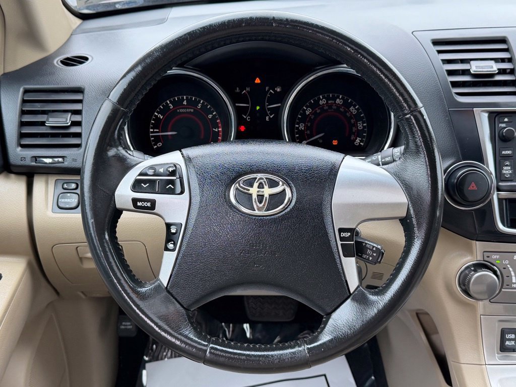 Used 2013 Toyota Highlander SE AWD/4WD image 32