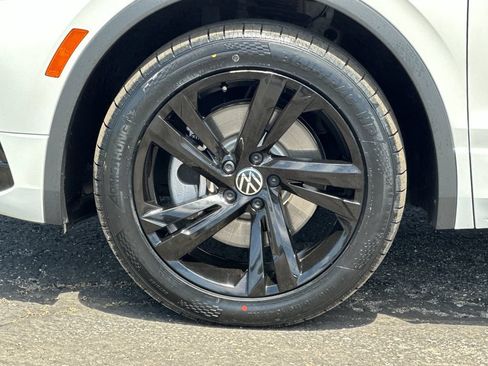 Used 2023 Volkswagen Tiguan SE R-Line AWD/4WD image 24