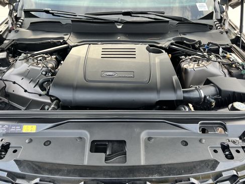 Used 2025 Land Rover Discovery Dynamic SE AWD/4WD image 35