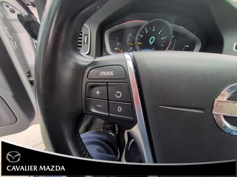 Used 2015 Volvo V60 T5 Premier image 10