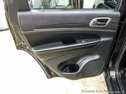 Used 2015 Jeep Grand Cherokee Limited w/ Trailer Tow Group IV AWD/4WD image 22