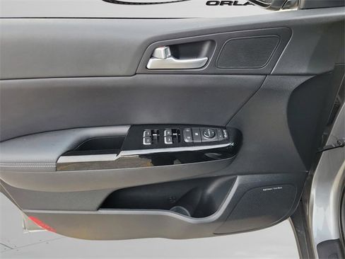 Used 2022 Kia Sportage EX w/ EX Technology Package image 31